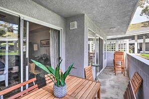 Outdoor dining - Dana Point home - walking distance to Doheny Beach! (Dana Point)