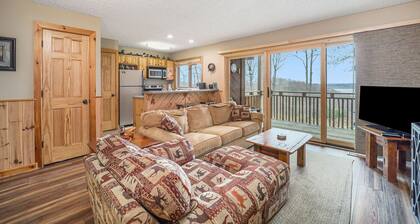 Stunning Lake Bellaire Views! 2 Bedroom Condo in Summit Village