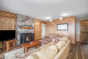 TV, fireplace