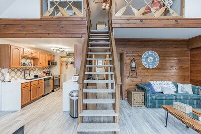  Your Personal Ski & Lakefront GETAWAY!