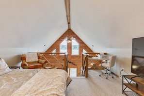 3 bedrooms, desk, iron/ironing board, free WiFi