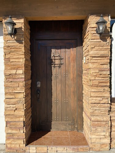 Quetzal House - 2 bedroom, parking & garden