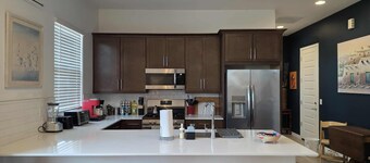 Come Enjoy the Phoenix Sunshine with Beautiful Mountain Views