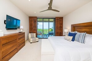 3 Schlafzimmer, Schreibtisch, Bügeleisen/Bügelbrett, Reisekinderbett