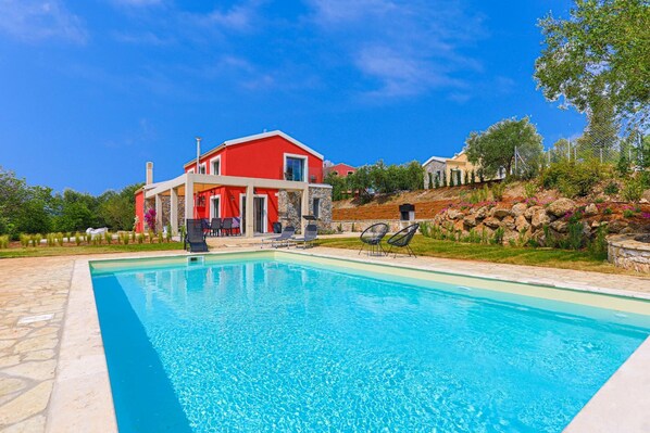 House, Accessible, Smoking