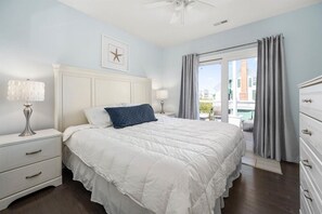 6 habitaciones, tabla de planchar con plancha, wifi y ropa de cama 