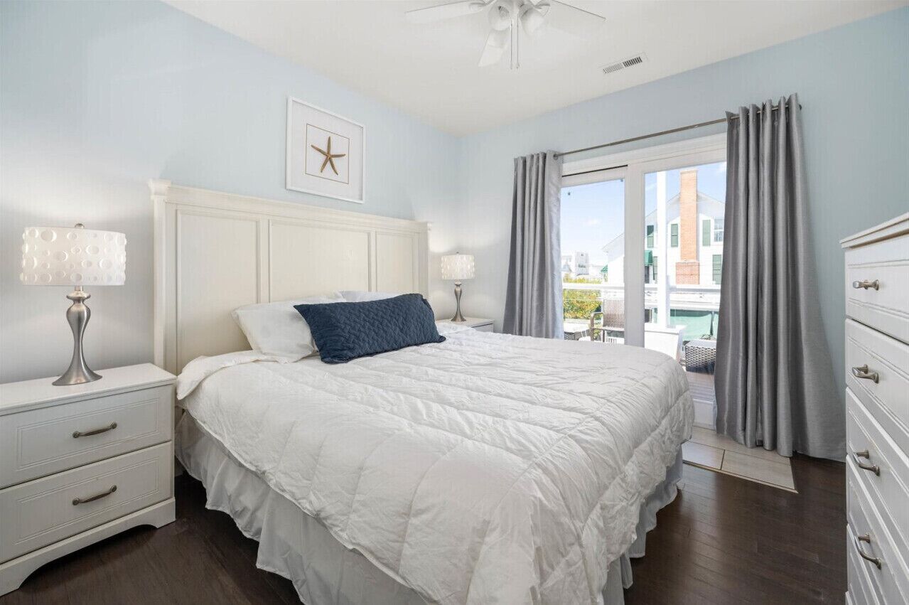 6 bedrooms, iron/ironing board, WiFi, bed sheets