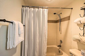 Hair dryer, towels - Unwind Poolside! Unit 10 Mi to Old Town Scottsdale (Scottsdale)