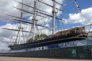 مكان جذب سياحي