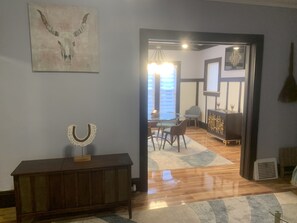 Interior - Papa's Place Urban Cottage Retreat (Detroit)