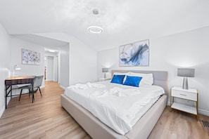 4 bedrooms, desk, iron/ironing board, free WiFi