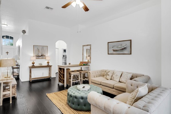 Smart TV, fireplace