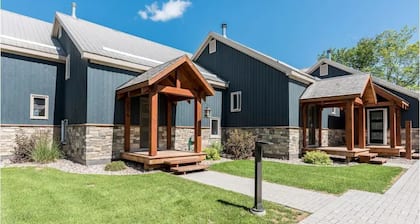 Golden Mallard Chalet: A 4-Season Retreat