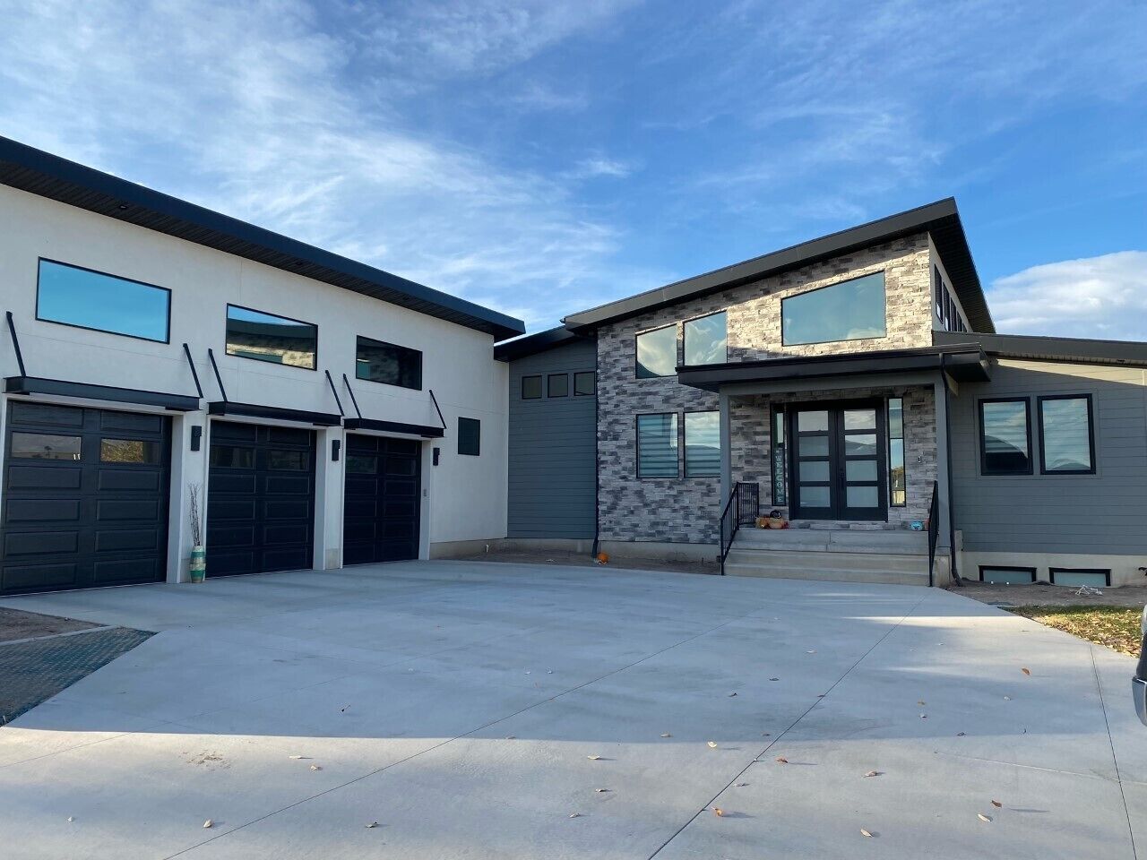 Huge Modern Home with all the Comforts in Riverton, United States