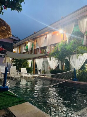 2 outdoor pools - Bellavista Suites Hotel (Sámara)