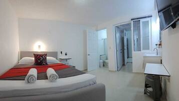 Luxe beddengoed, bedden met traagschuimmatras, individueel gedecoreerd