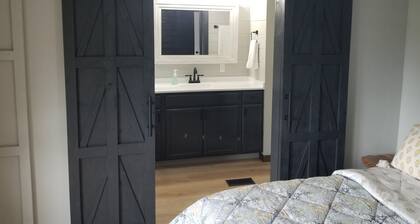 Book for summer fun at Eagles Cove on Lamoka !! Lake steps away