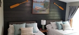  Book for summer fun at Eagles Cove on Lamoka !! Lake steps away 