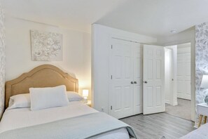 3 bedrooms, iron/ironing board, travel cot, free WiFi