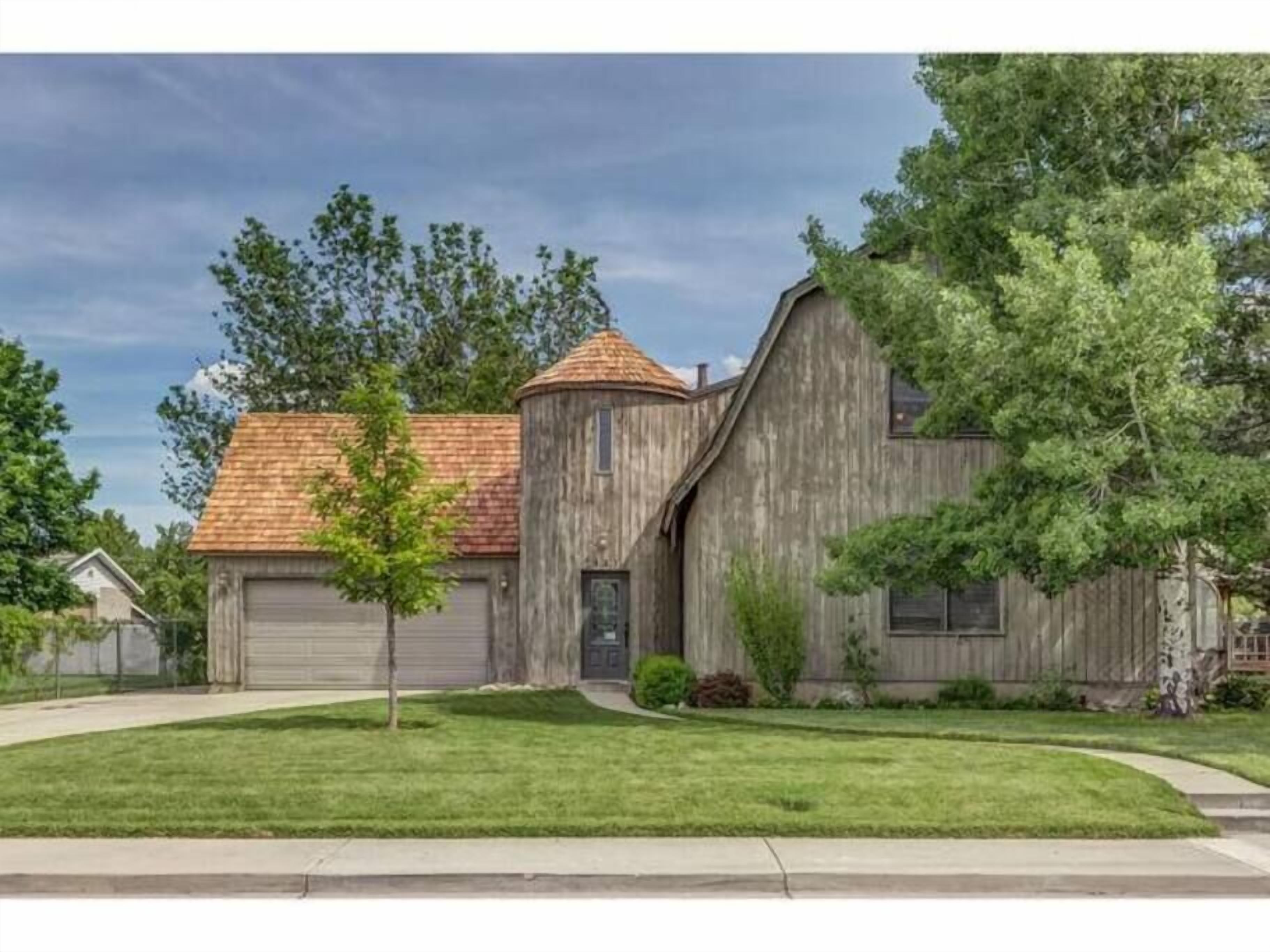 Shared Home - King Suite w/Private Bath & Waffles!