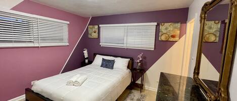 3 Schlafzimmer, Schreibtisch, WLAN, Bettwäsche