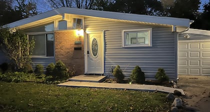 Entire Beautiful Wheeling Home!!!