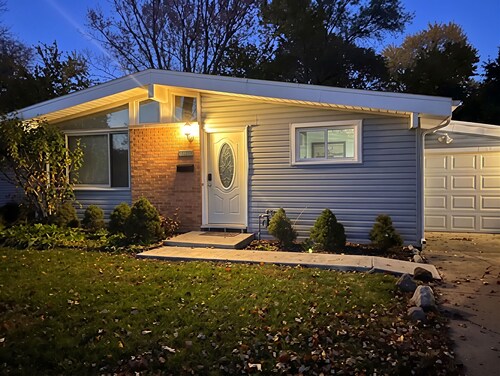 Entire Beautiful Wheeling Home!!!