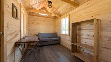 Room, Shared Bathroom (Alpine Tiny) | Interior