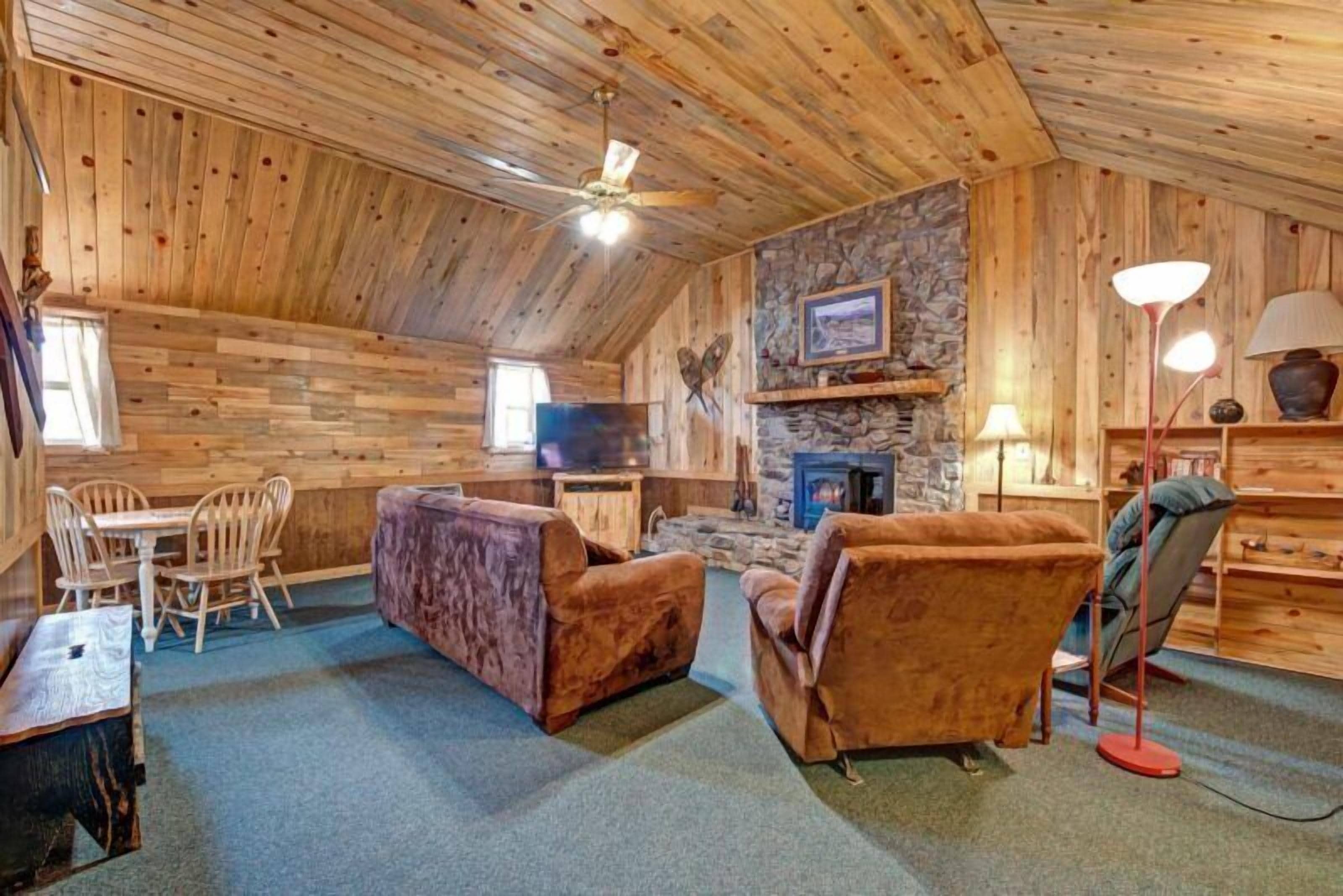 Deluxe Cabin | Interior