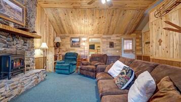 Deluxe Cabin | Interior