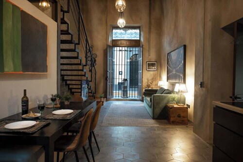 Hidden Gem|Loft at historic district with pool