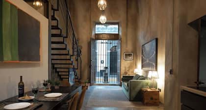 Hidden Gem|Loft at historic district with pool