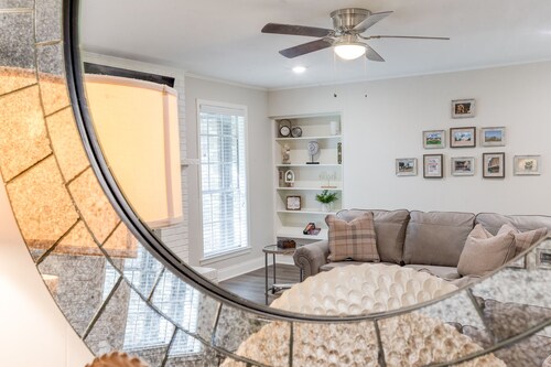 Recently Renovated | 4bd | Close to University