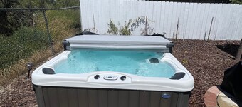 Cozy 4-Bedroom Oceanside Home just Miles from the Beach