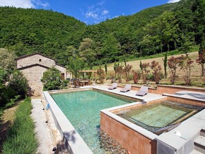 Pool - Wonderful private villa for 15 people with hot tub, WIFI, private pool, TV, patio and pets allowed (Sansepolcro)