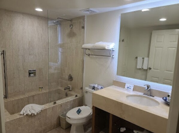 Combined shower/tub