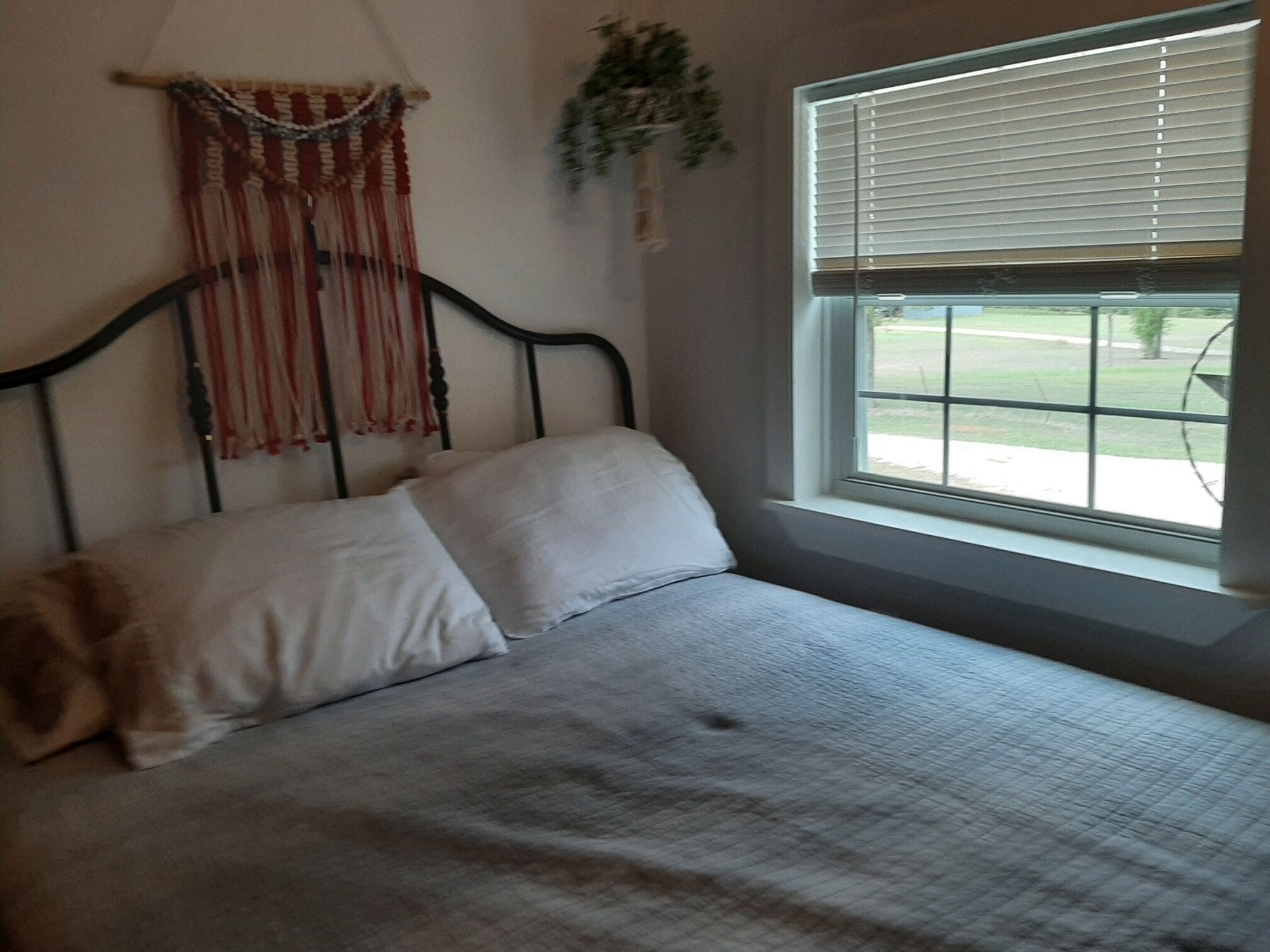 Quiet country cabin just 30 minutes from Austin Airport in Bastrop, United States