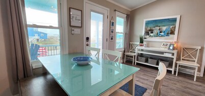 PET FRIENDLY: Steps to the Gulf! 2nd tier beach house 3BR/2BA