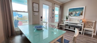 PET FRIENDLY: Steps to the Gulf! 2nd tier beach house 3BR/2BA