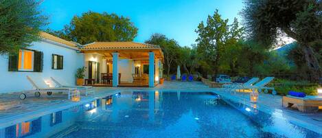 4 عدّة غرف نوم وواي فاي