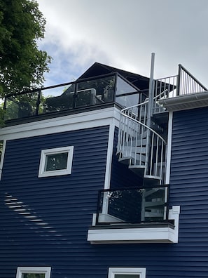 Exterior - Riverwalk One Condo with rooftop deck (Charlevoix)
