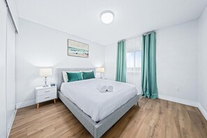 4 bedrooms, desk, iron/ironing board, free WiFi