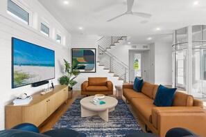 Smart TV, reproductor de DVD y libros 