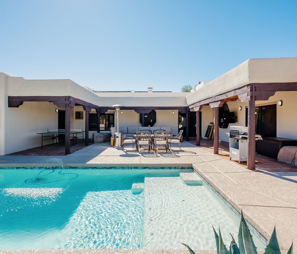 Bed Rock Desert - Pool -Ping Pong - Fire Pit - BBQ