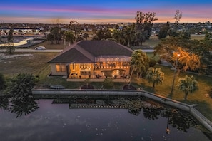 Exterior - Fresh Water Canal, Kayaks, Heated Pool - Villa Windows on the Water - Roelens Vacations (Cape Coral)