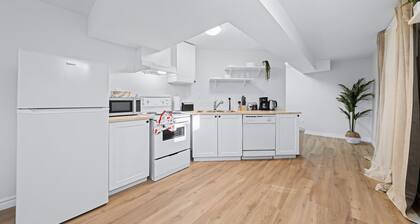 Charming 1-bed basement, WI-fi & Pull Out Sofa