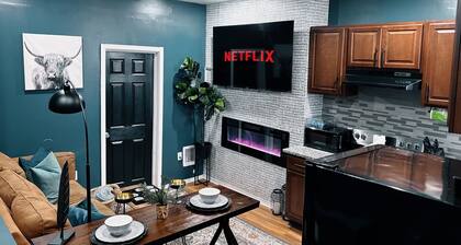 The Cozy Getaway Suite