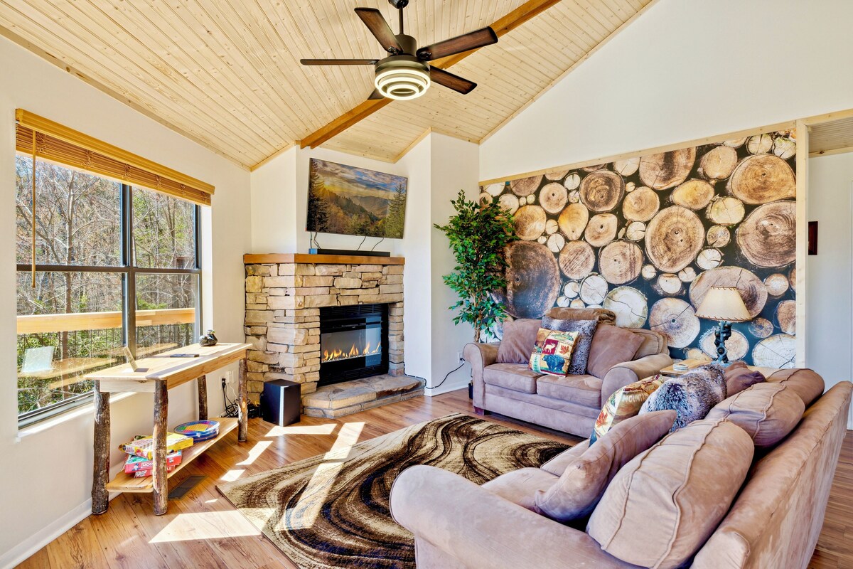 Photo 48 of Stunning Views! 3Bed 3Bath, Pet friendly! Close to National Park and Gatlinburg!