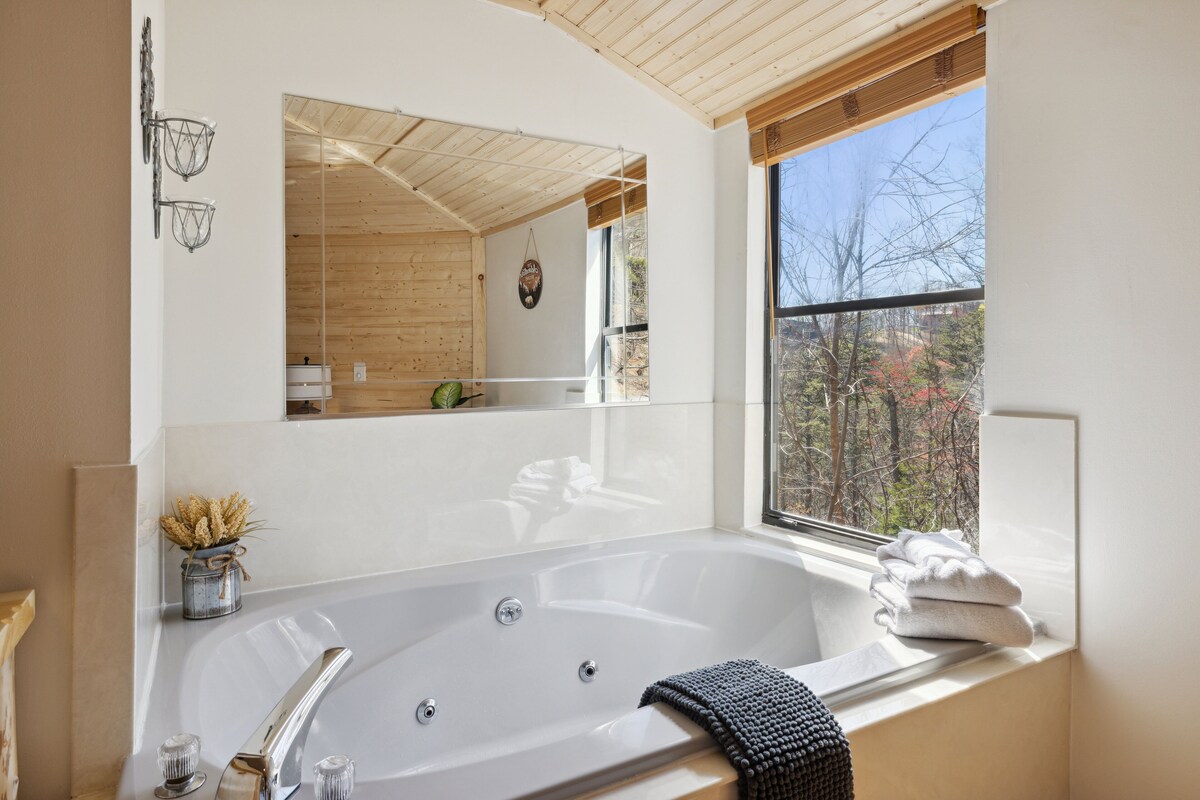 Photo 61 of Stunning Views! 3Bed 3Bath, Pet friendly! Close to National Park and Gatlinburg!