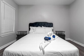 2 bedrooms, WiFi, bed sheets - Family Friendly 2bdrm-Walk To At&t/Cowboys Stadium (Arlington)
